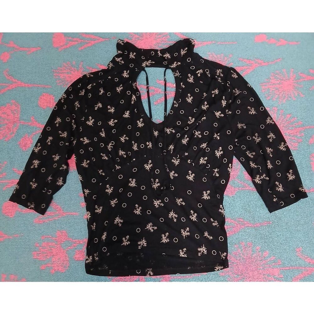 Free People womens medium hi neck fitted top keyhole black cream